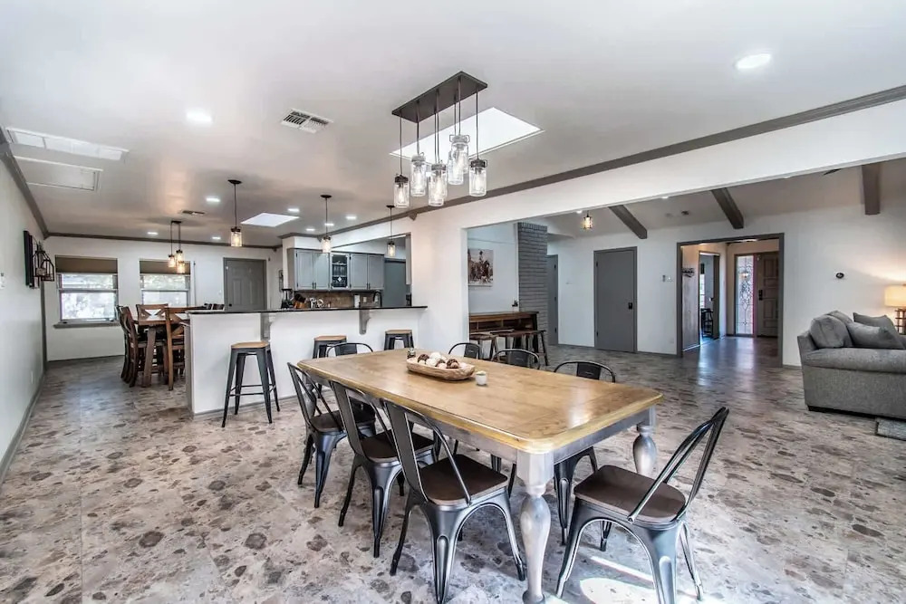Ocean Dr Sleeps 19 With Hot Tub & Game Room