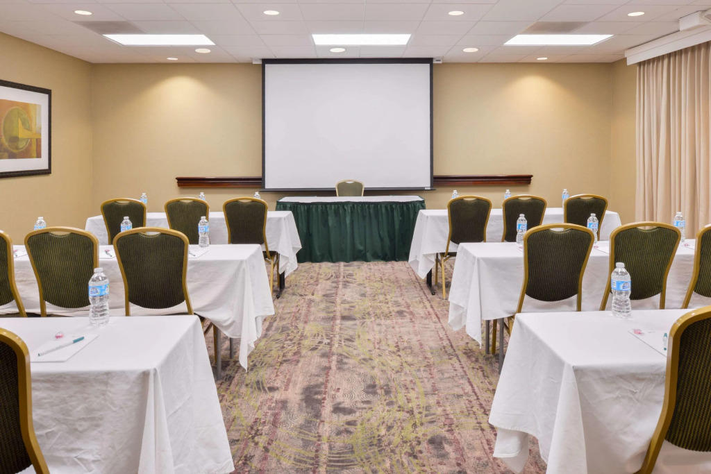 Homewood Suites by Hilton Fresno