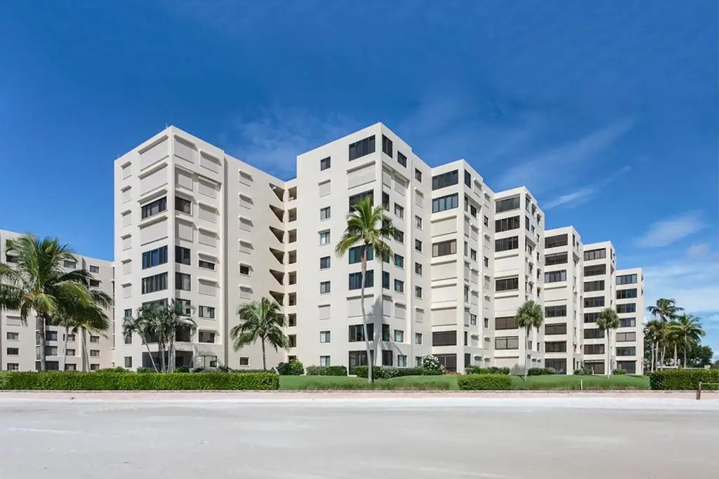 Sandarac B610, 2 Bedrooms, Pool Access, Beach Front, Sleeps 4