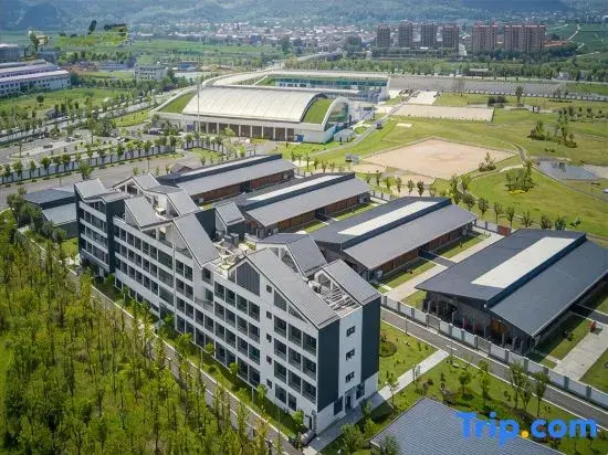 Tonglu Knight Hotel (Tonglu Kaiyuan Senbo Resort Paradise OMG Heartbeat Park)