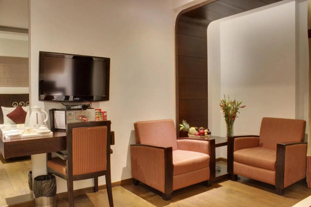 HOTEL GODWIN DELUXE NEAR CONNAUGHT PLACE Offers FREE AIRPORT PICKUP