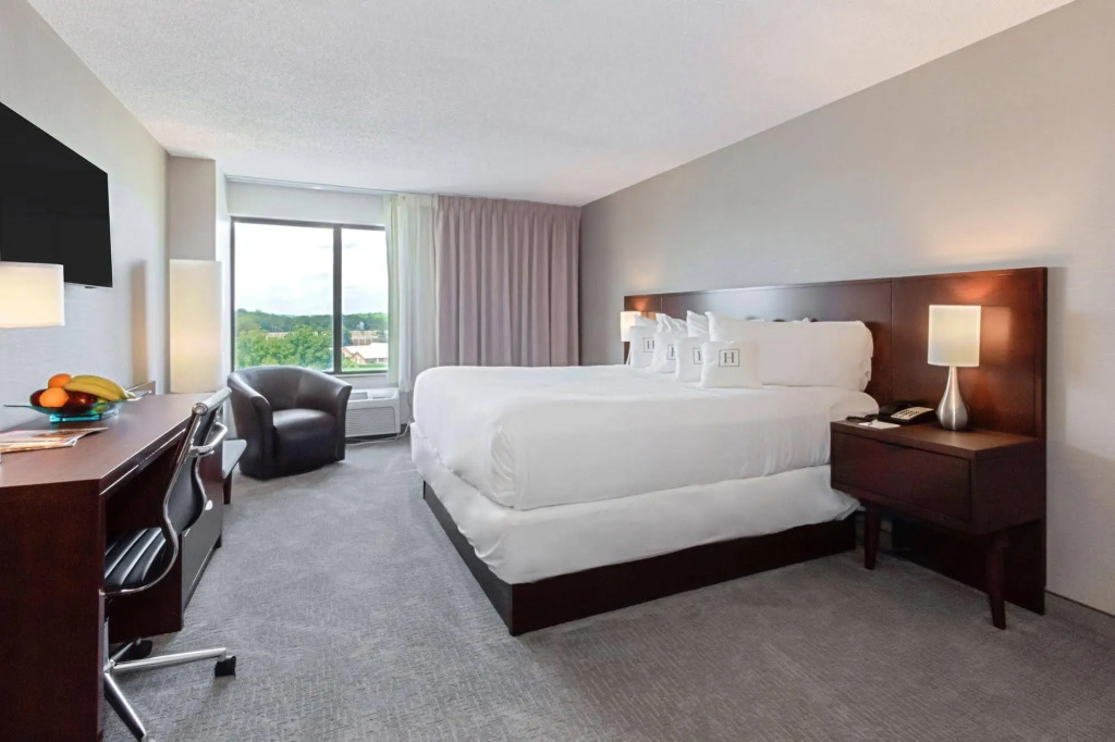 Harborside Hotel