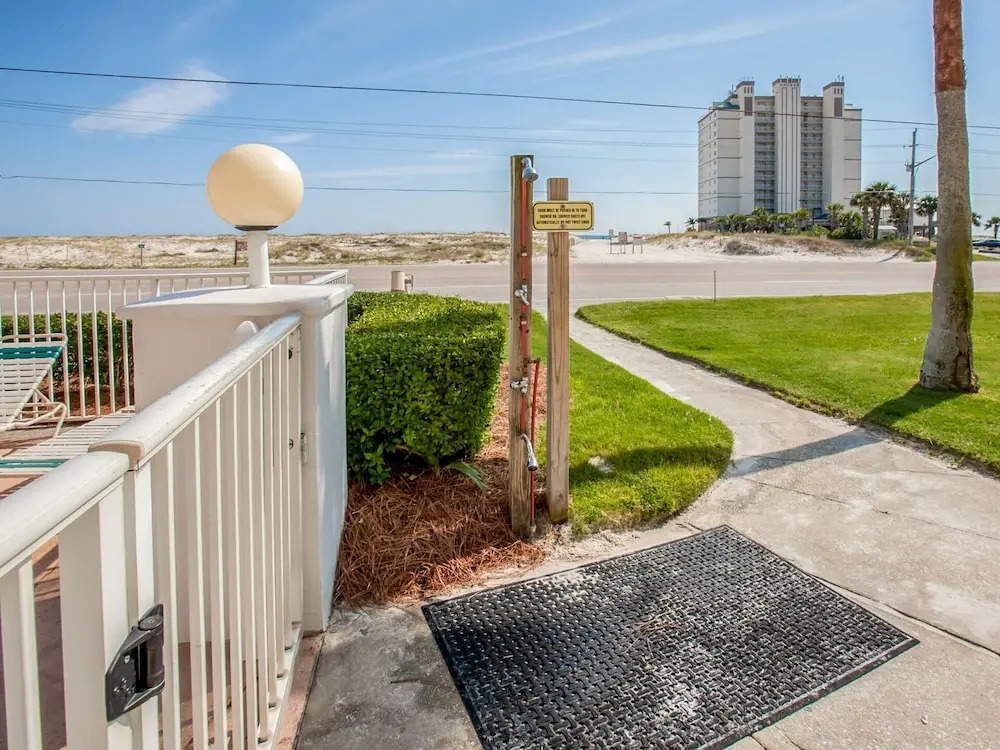 New Listing! Coastal Gem W/ Pool, 1 Block To Beach 1 Bedroom Condo