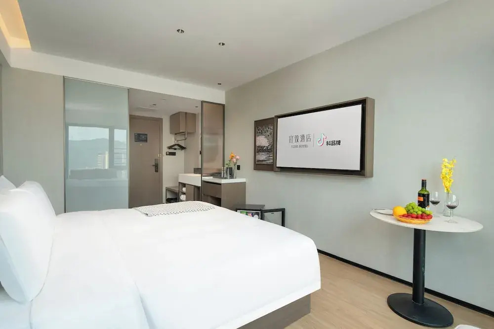 ECHIC Mercure (Guangzhou Baoneng Performing Arts Center Luogang Wanda Plaza)