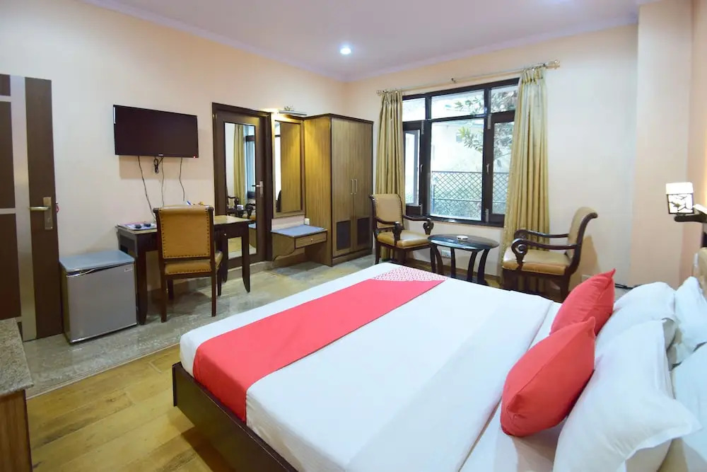 OYO 11494 Hotel Marc