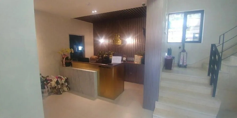 Central Hotel