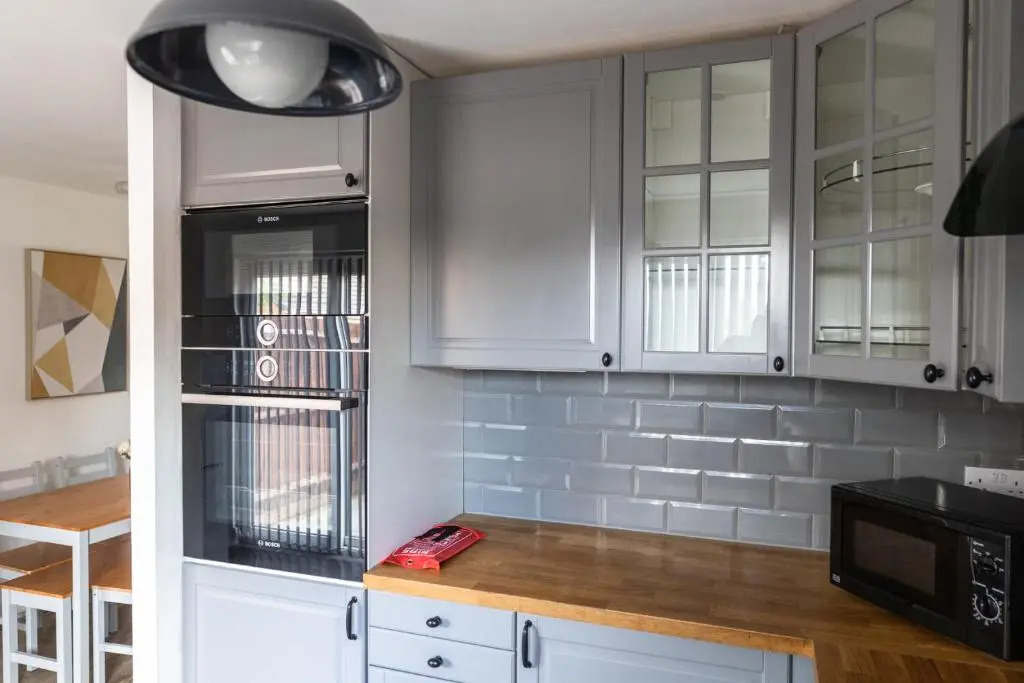 LARGE & NEW Contractor House & Private Parking & Garden & close toM6