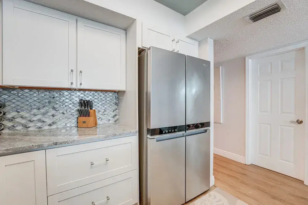 Beachfront Condo w/ Pool in Redington Shores