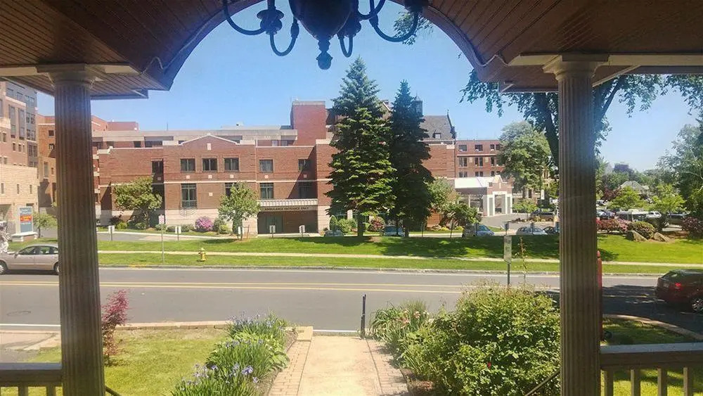 Naomis Inn Bed & Breakfast