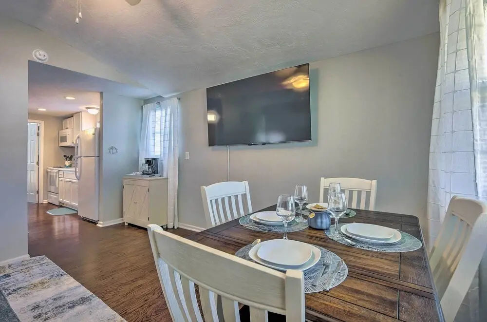 Cozy Montgomery Home: Walk to Lake Conroe!