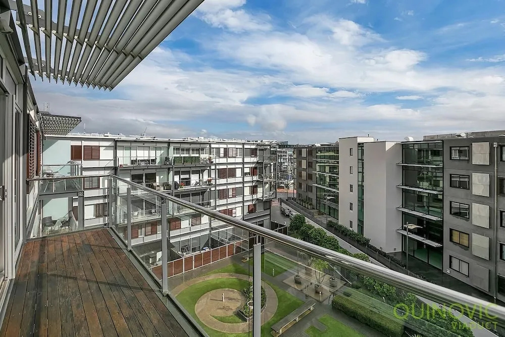QV Downtown Viaduct with Carpark - 720