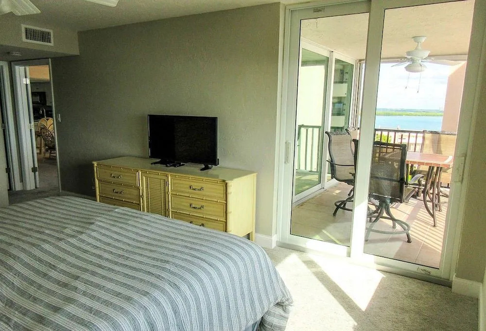 Islands End #801 2 Bedrooms 2 Bathrooms Condo
