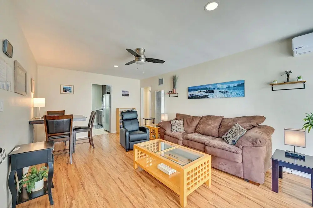 Pacific Beach Apartment: Walk to Beach & Pier!