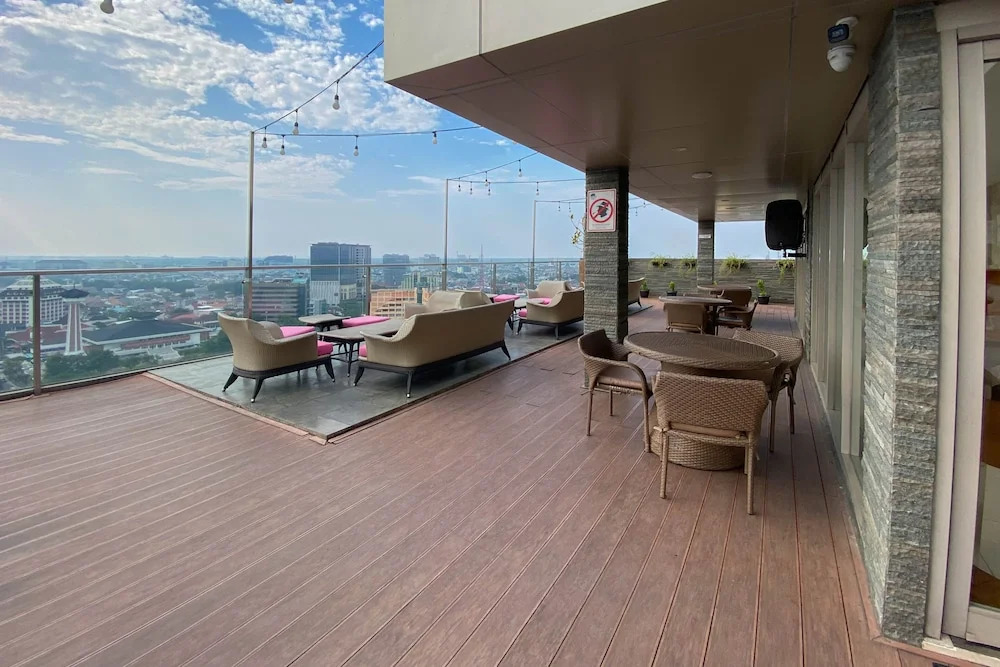 Cozy Studio Apartment At 21St Floor Warhol (W/R) Residences