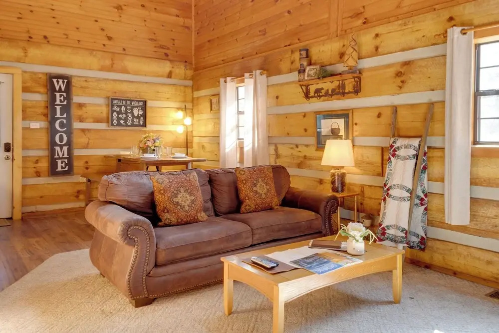 Private Hot Tub & Game Room: Mountain Retreat!