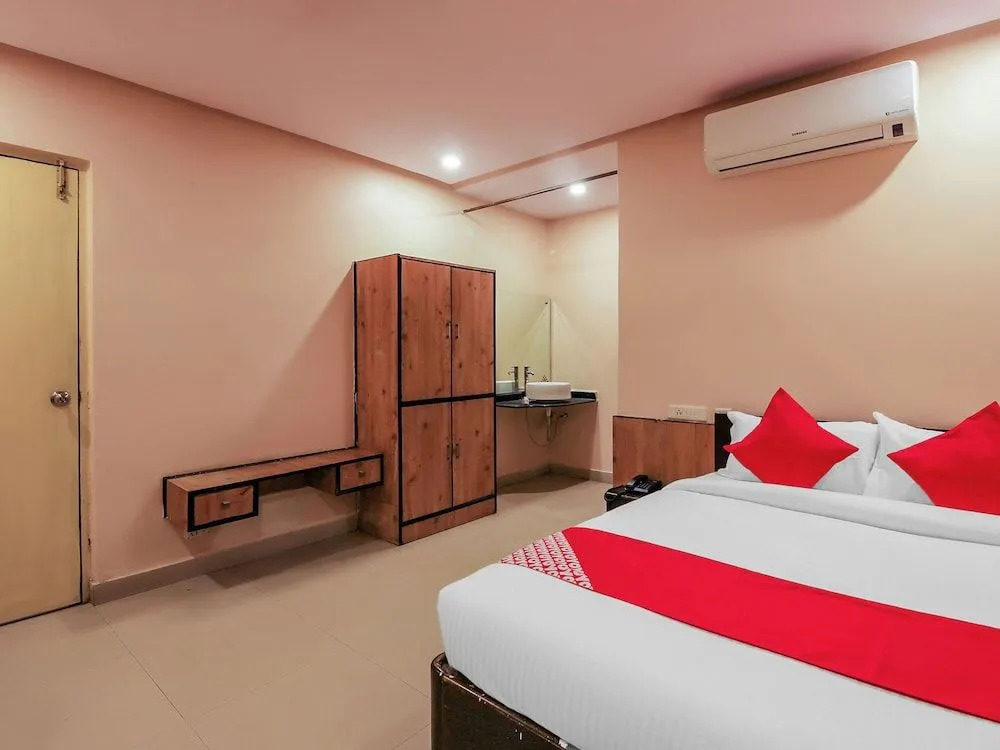 OYO Flagship 18926 Tourist Krishna Inn