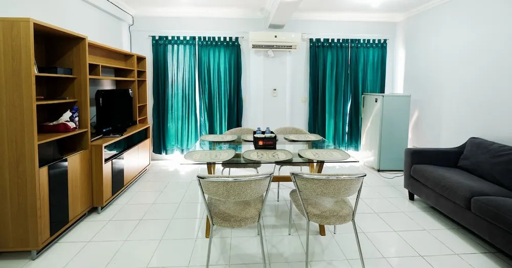 Spacious Family 2BR Grand Center Point Apartment