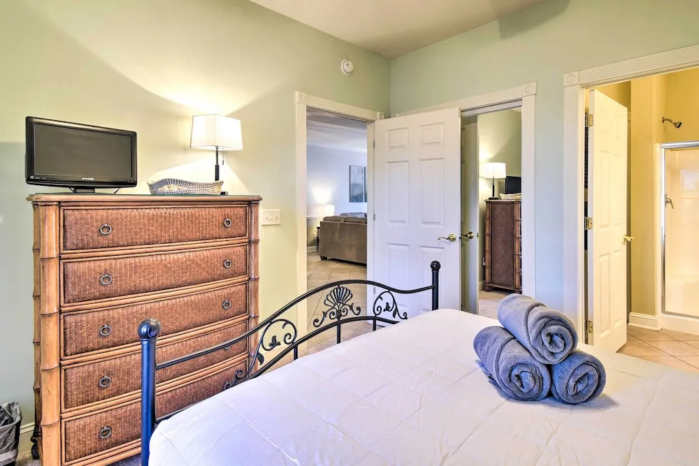 Access to 7 Pools: Myrtlewood Golf Condo!