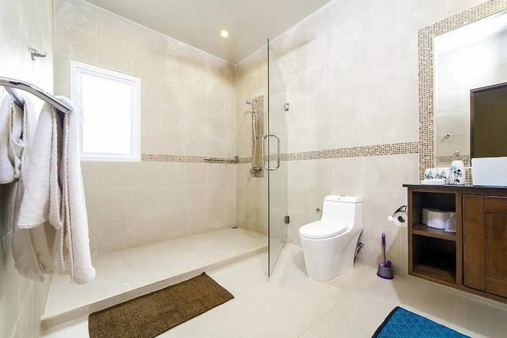 Villa Hin Fa 8 Bed Seaviews in Extensive Modern Grandeur