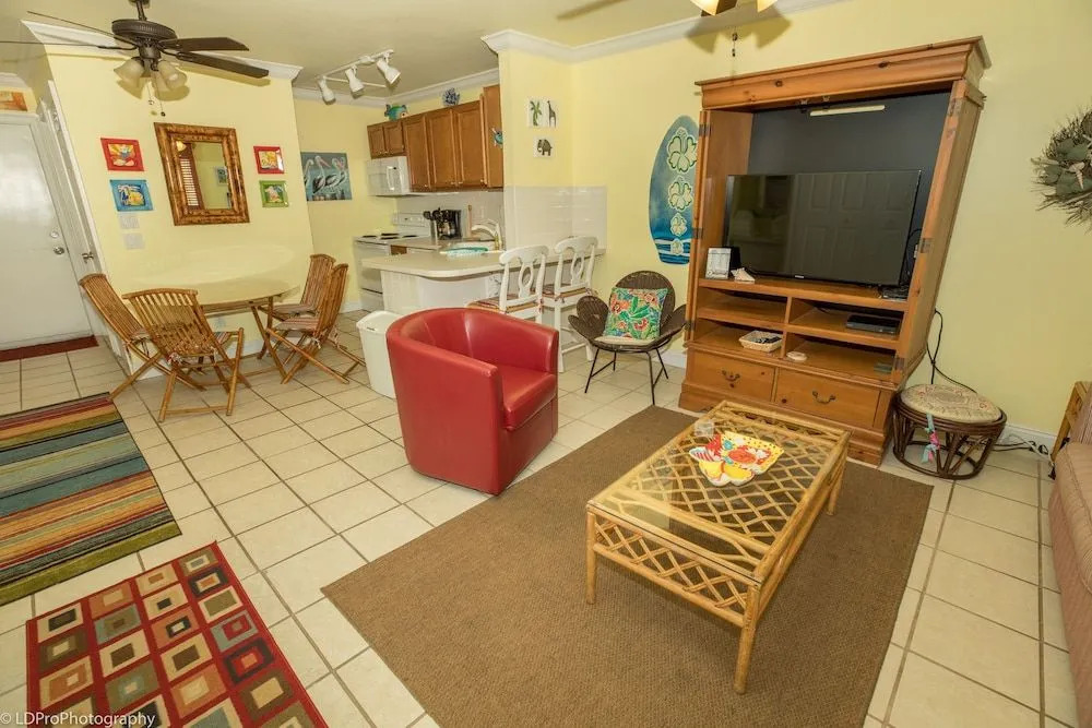 Sandpiper Cove 8245 Studio Bedroom Condo by RedAwning