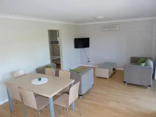 Emerald Apartment