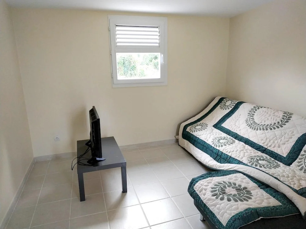 Studio in Le Lamentin, With Enclosed Garden and Wifi - 5 km From the B