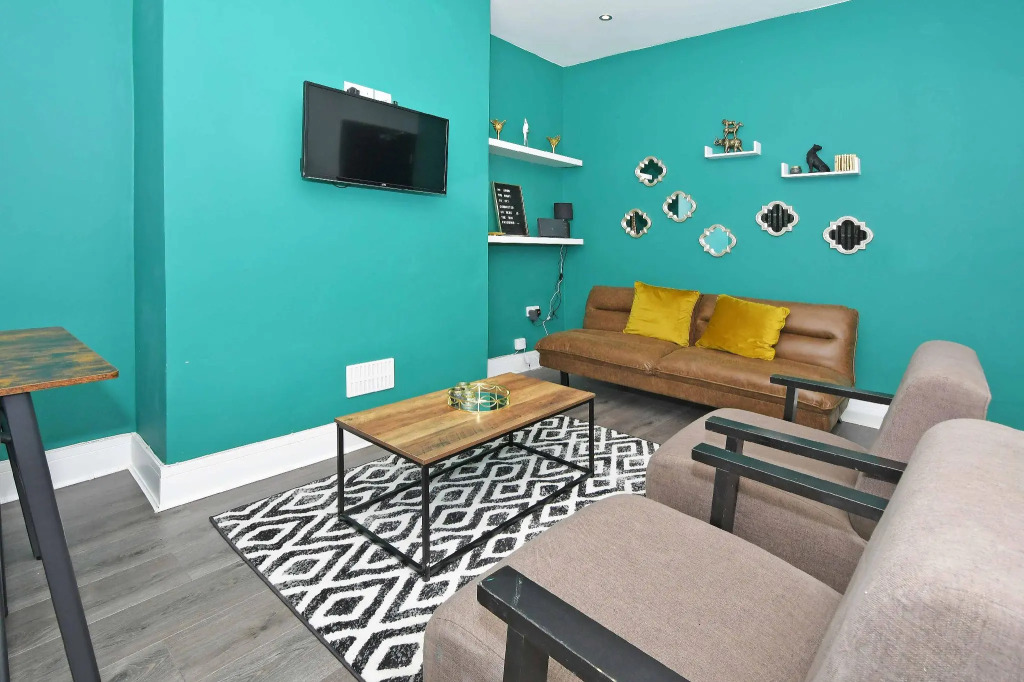 Townhouse @ 202 Walthall Street Crewe