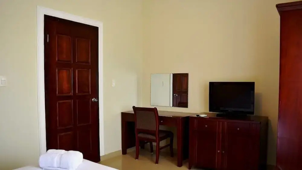 Aruba Breeze Condo