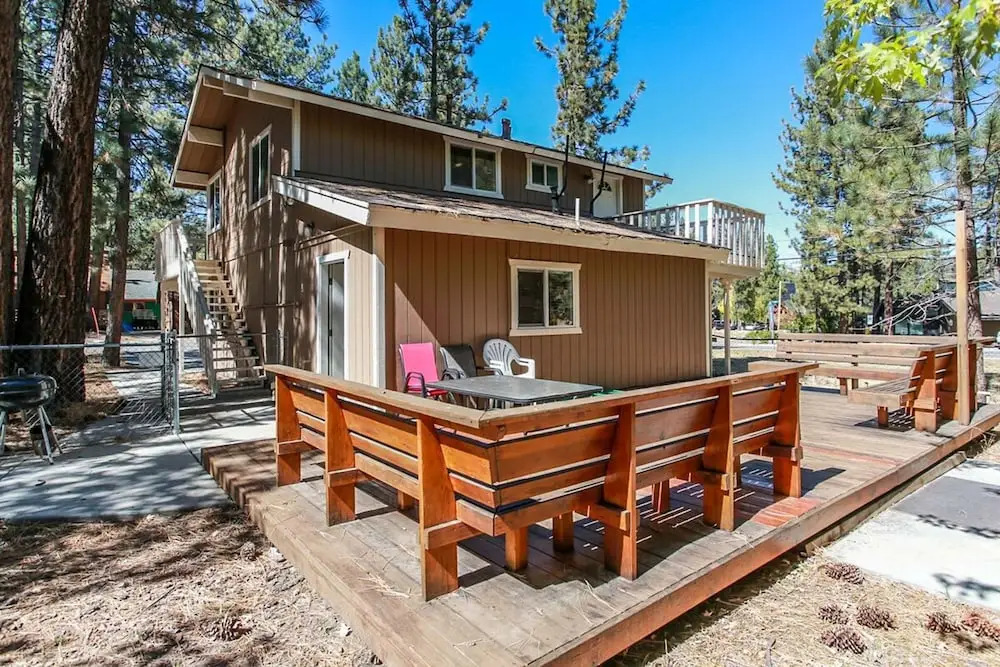 Red Door Cabin 1495 by RedAwning