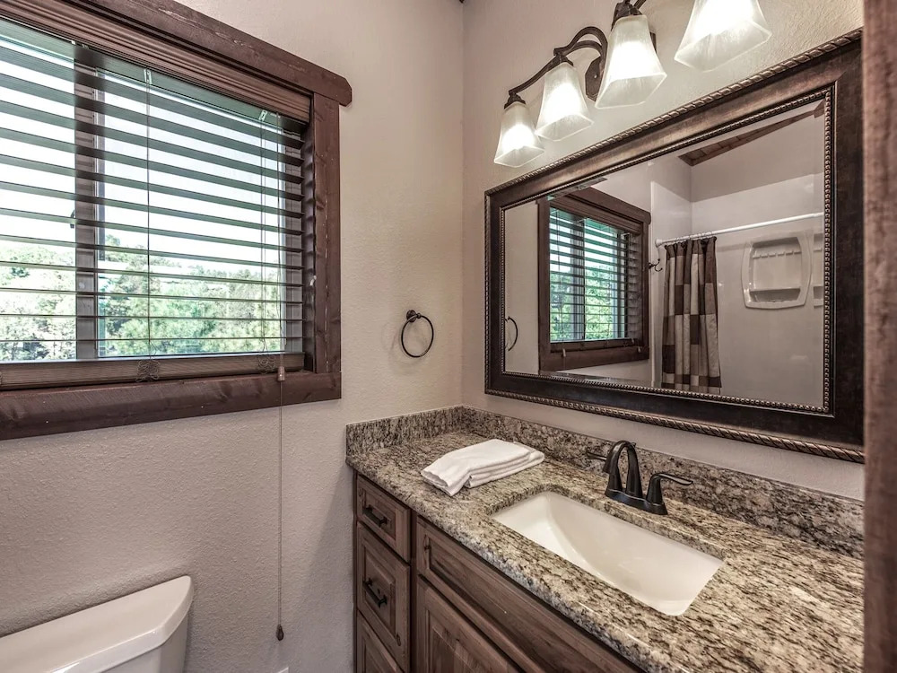 413crestviewmtncb - Crest View