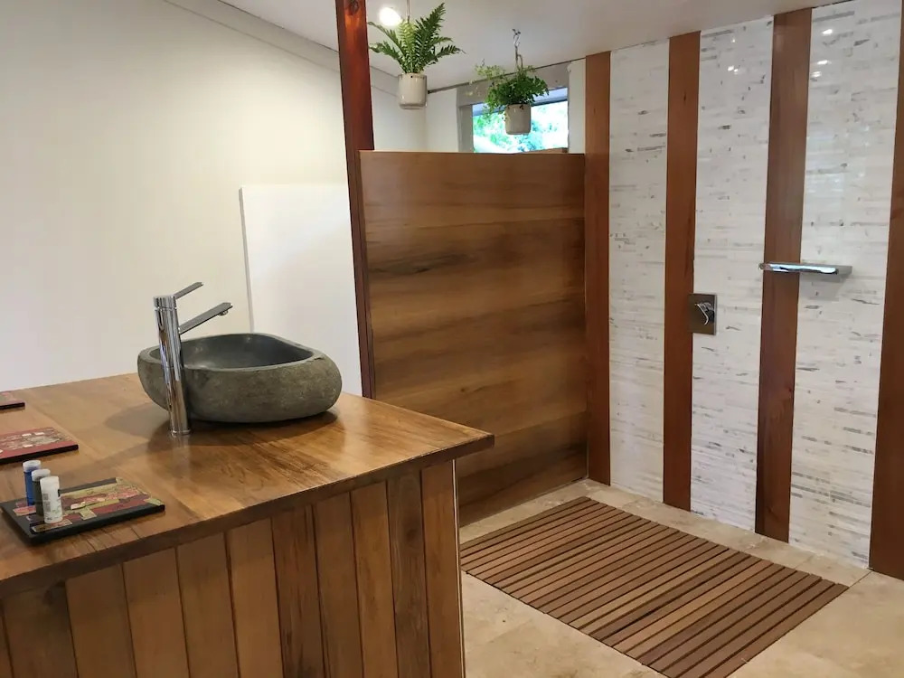 Palm Grove Rainforest Retreat