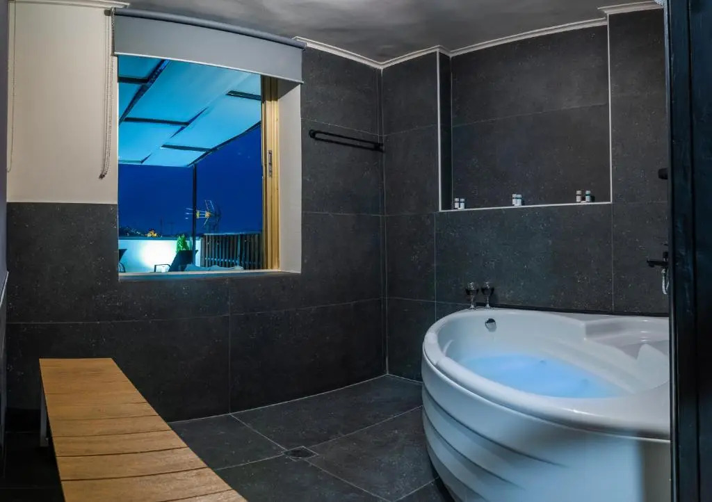 NOHO Boutique , premium living Lazeon 7
