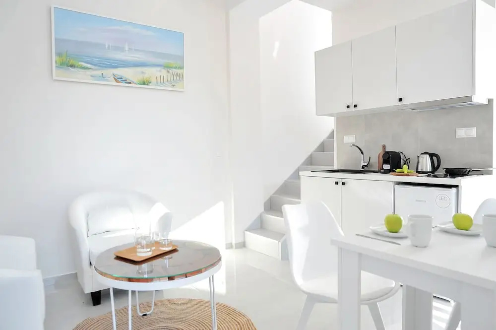 Alekos Suites