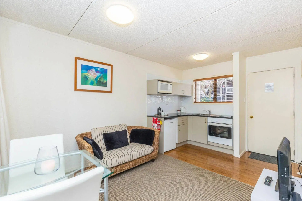 Emerald Inn on Takapuna Beach