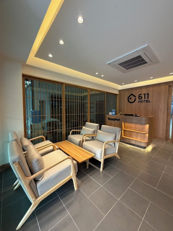 611 Hotel