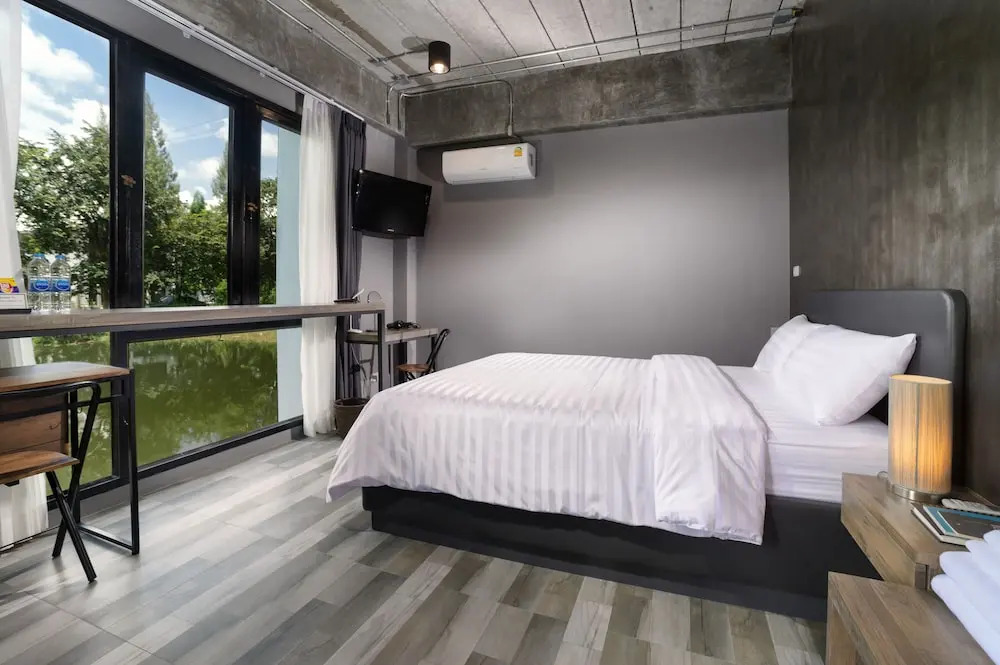 The Nichehome Waterside Living