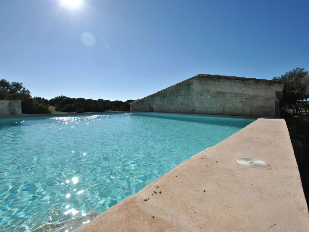 Simple house in super location with private access to the most beautiful beach.