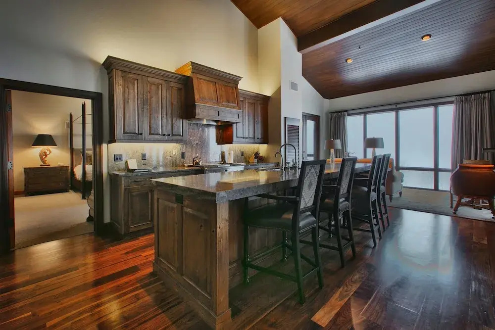 Premium Luxury Two Bedroom Suite with Mountain Views