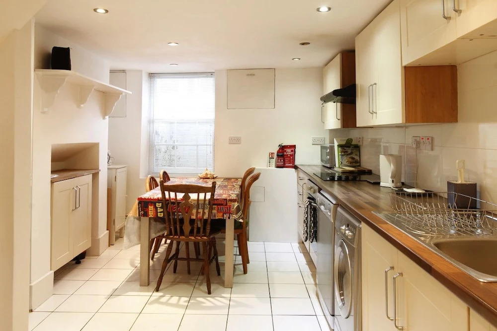 Ideally Located 4 Bed House in the very centre of Historical Oxford