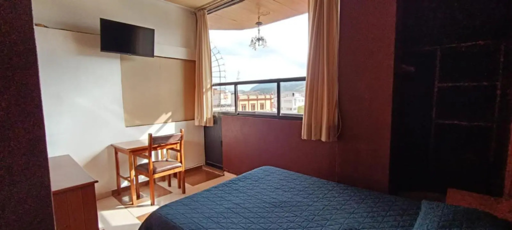 HOTEL y Vapor PLAZA