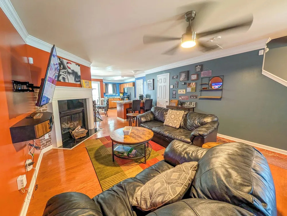 Amazin Lrg 3 Bed house w/ King bed
