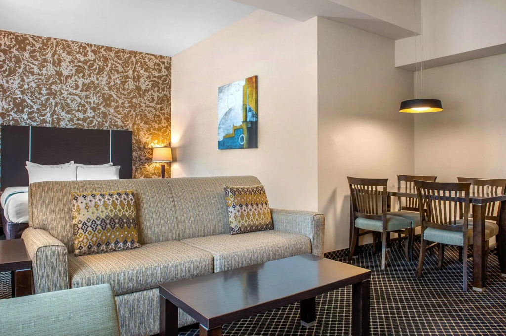 Quality Inn & Suites