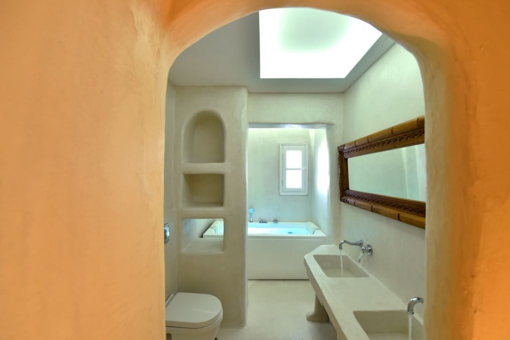 Zefi Hotel & Suites