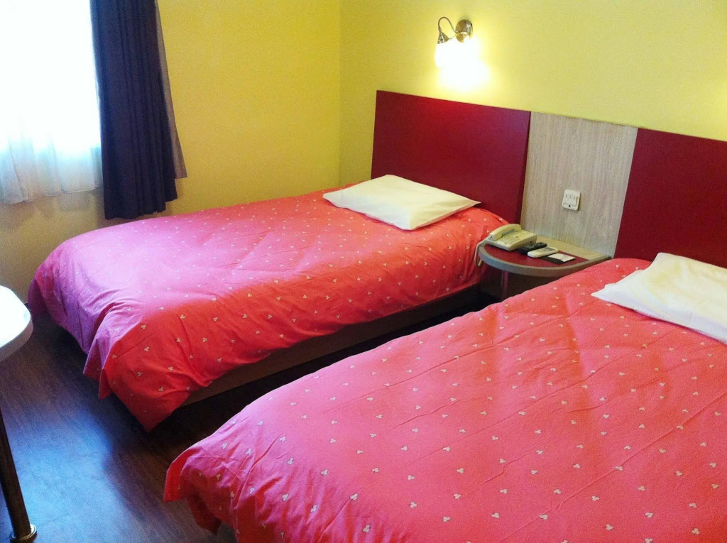 Home Inn Qingdao Taidong Business Area