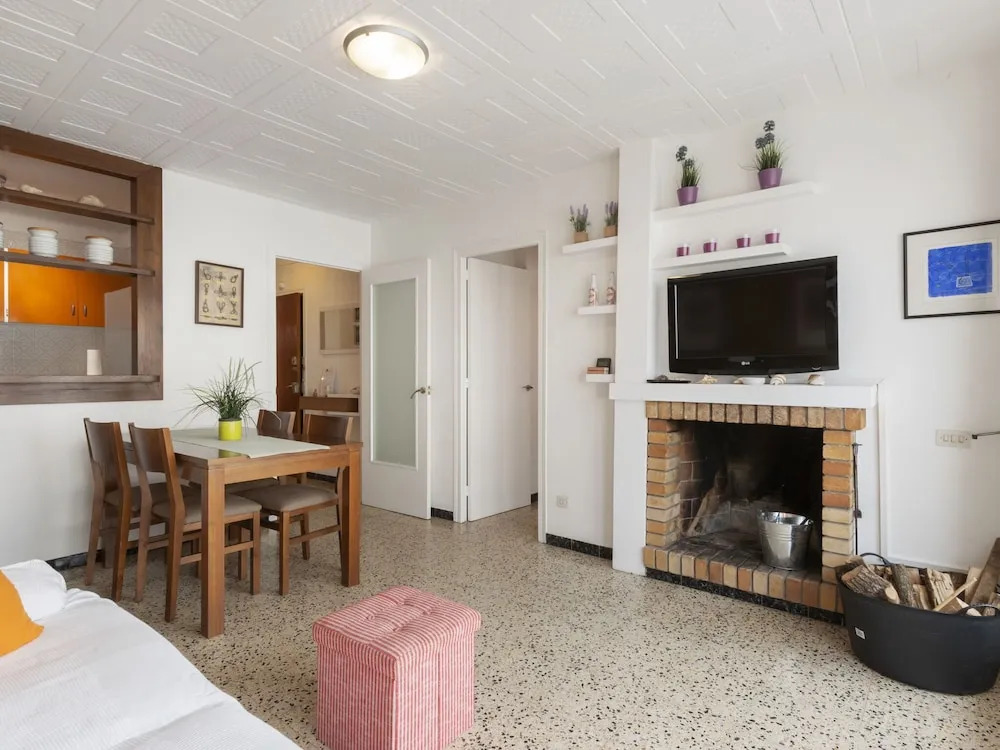 Quaint Farmhouse in Port de la Selva With Fireplace