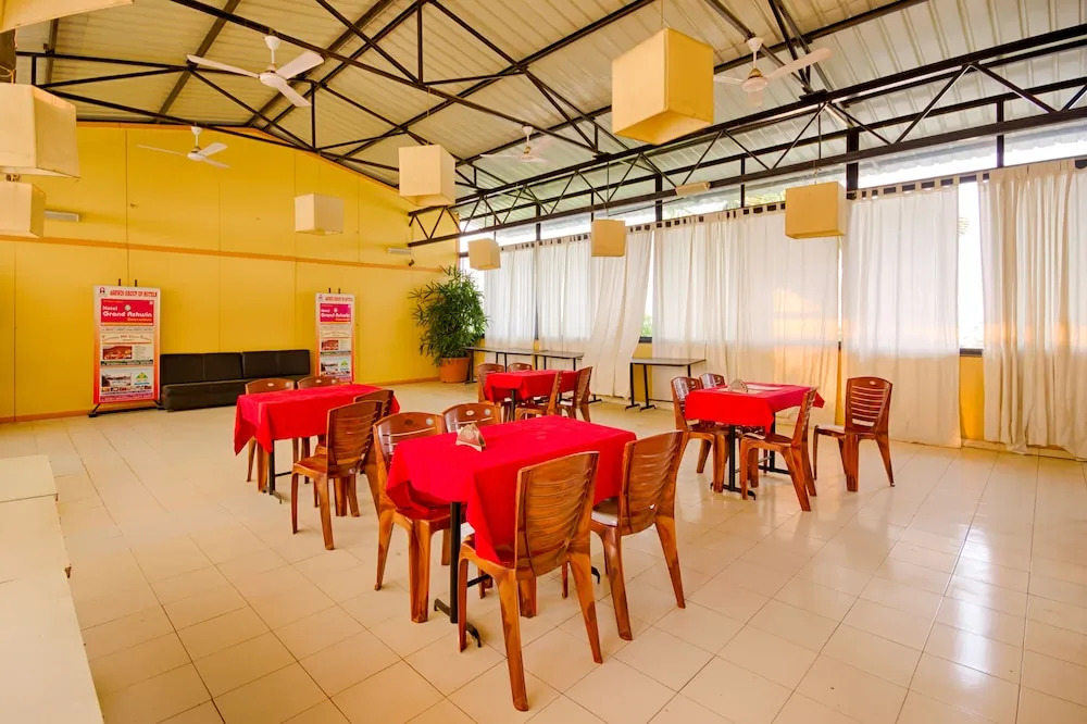 OYO 4018 Hotel Grand Ashwin