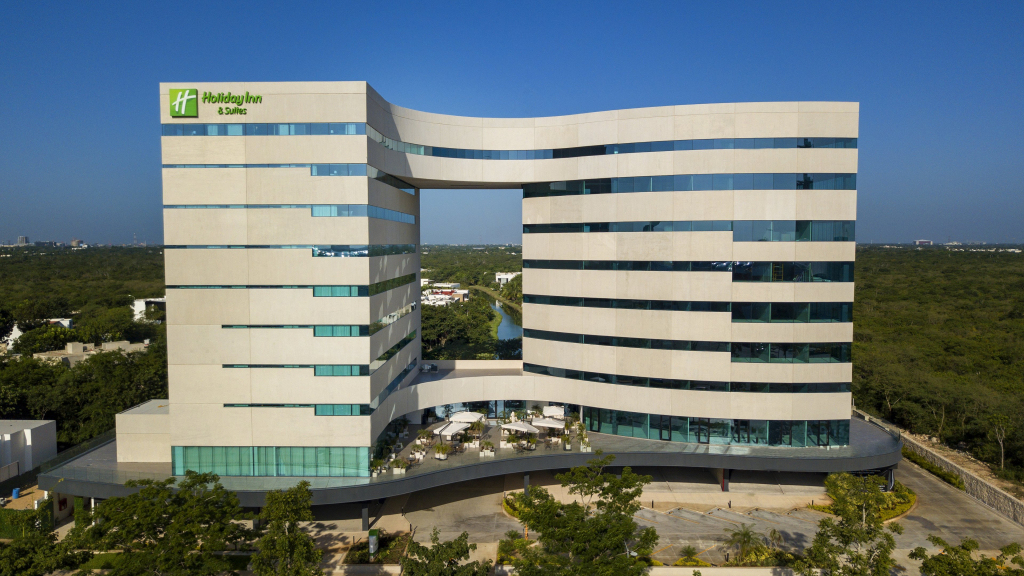 Holiday Inn & Suites - Merida La Isla by IHG