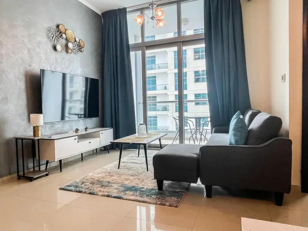 Spacious Apartment in Marina Dubai