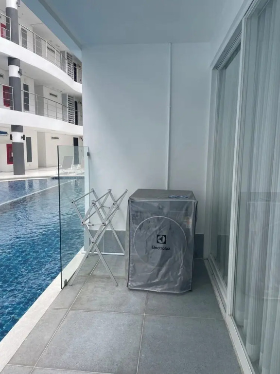 B12a - 2 Bdr Condo With Pool Access, Karon Beach