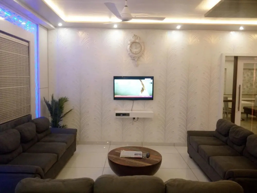 Hotel Pushpak Park